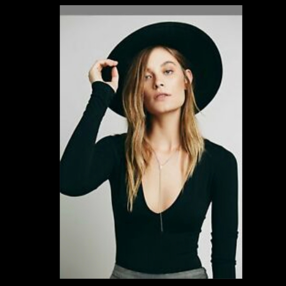Intimately Free People XS Black Deep V Fitted Top